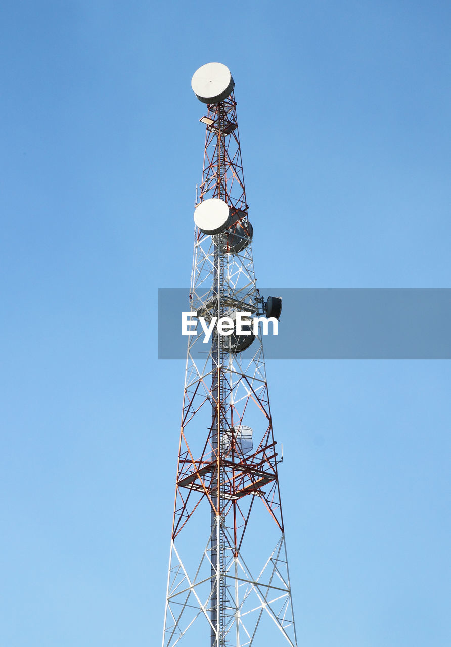 LOW ANGLE VIEW OF TOWER AGAINST SKY