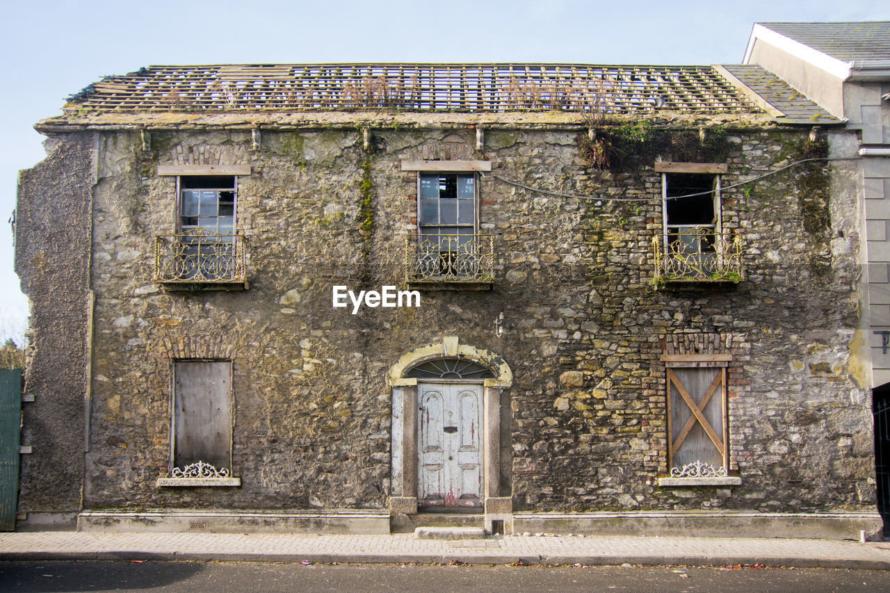 exterior of abandoned house