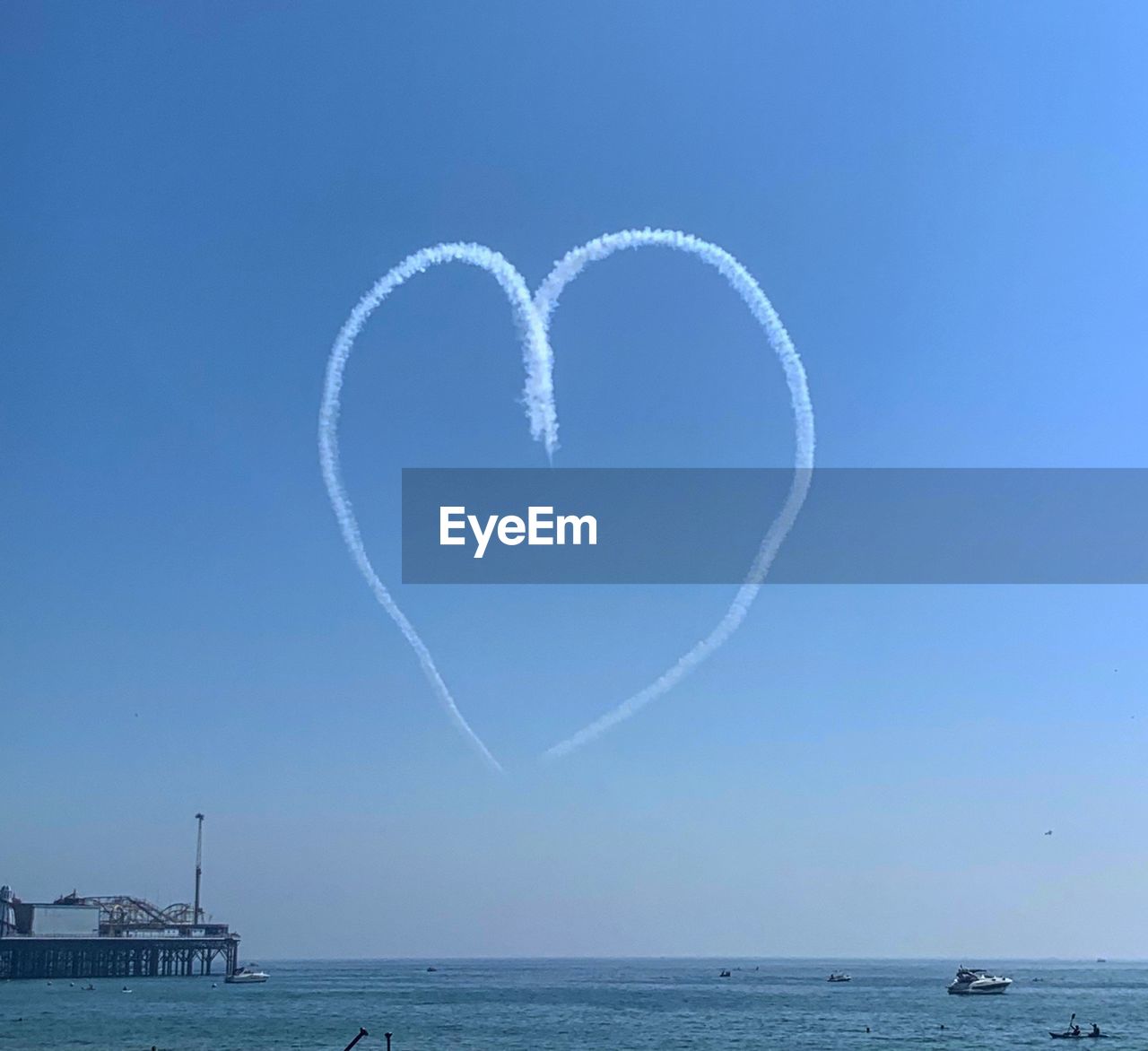 Airplane parade, by the sea, brighton 