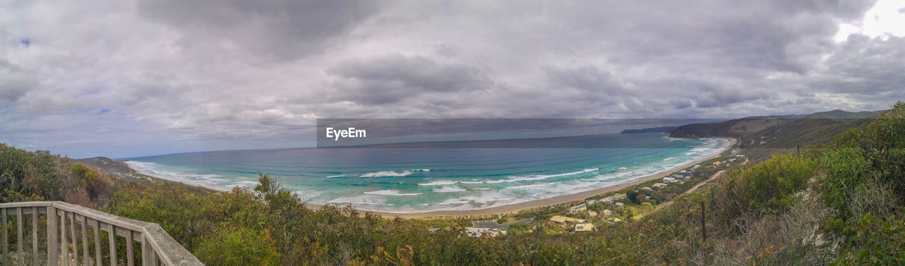 PANORAMIC SHOT OF SEA AGAINST SKY