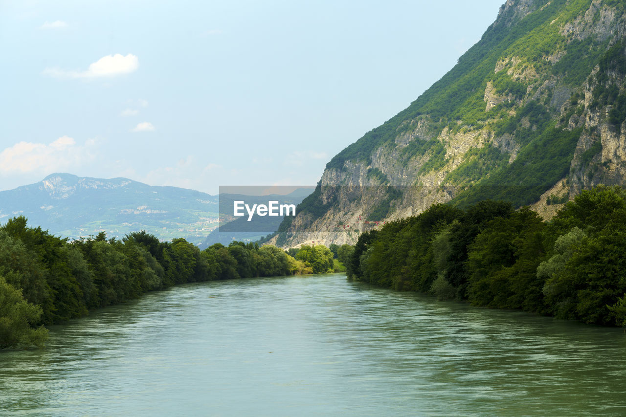 SCENIC VIEW OF RIVER AGAINST SKY