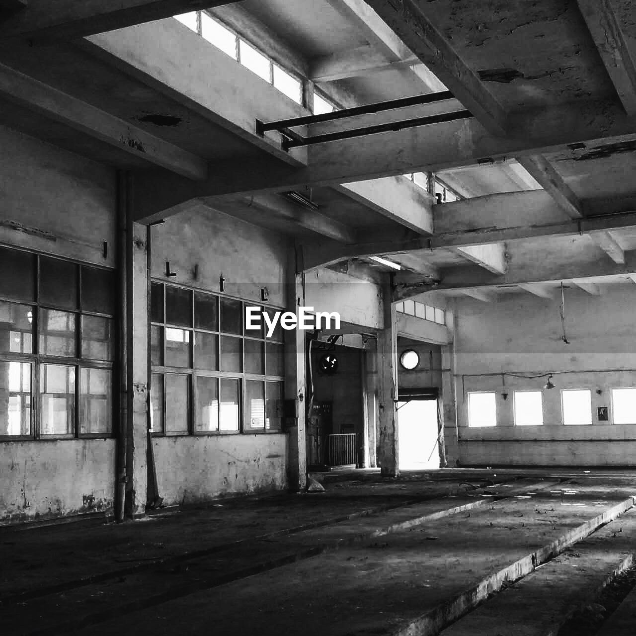 INTERIOR SHOT OF EMPTY BUILDING