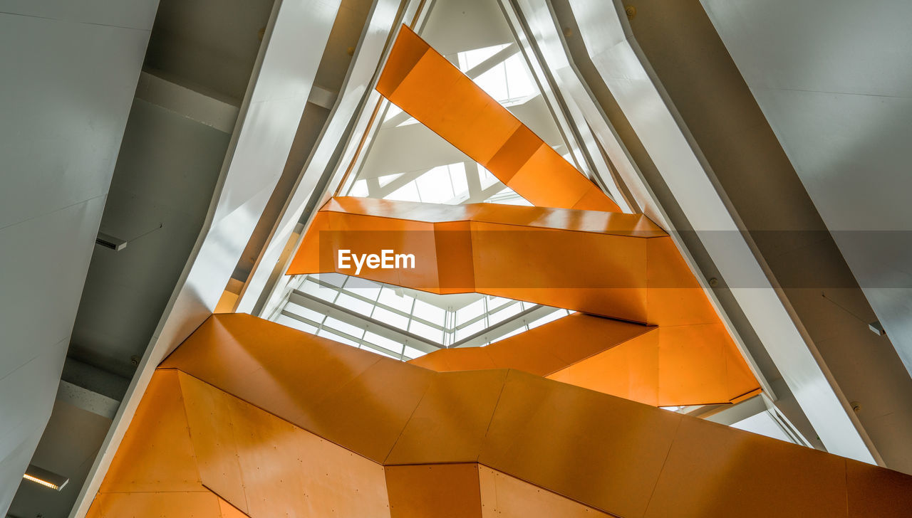 LOW ANGLE VIEW OF SPIRAL STAIRCASE