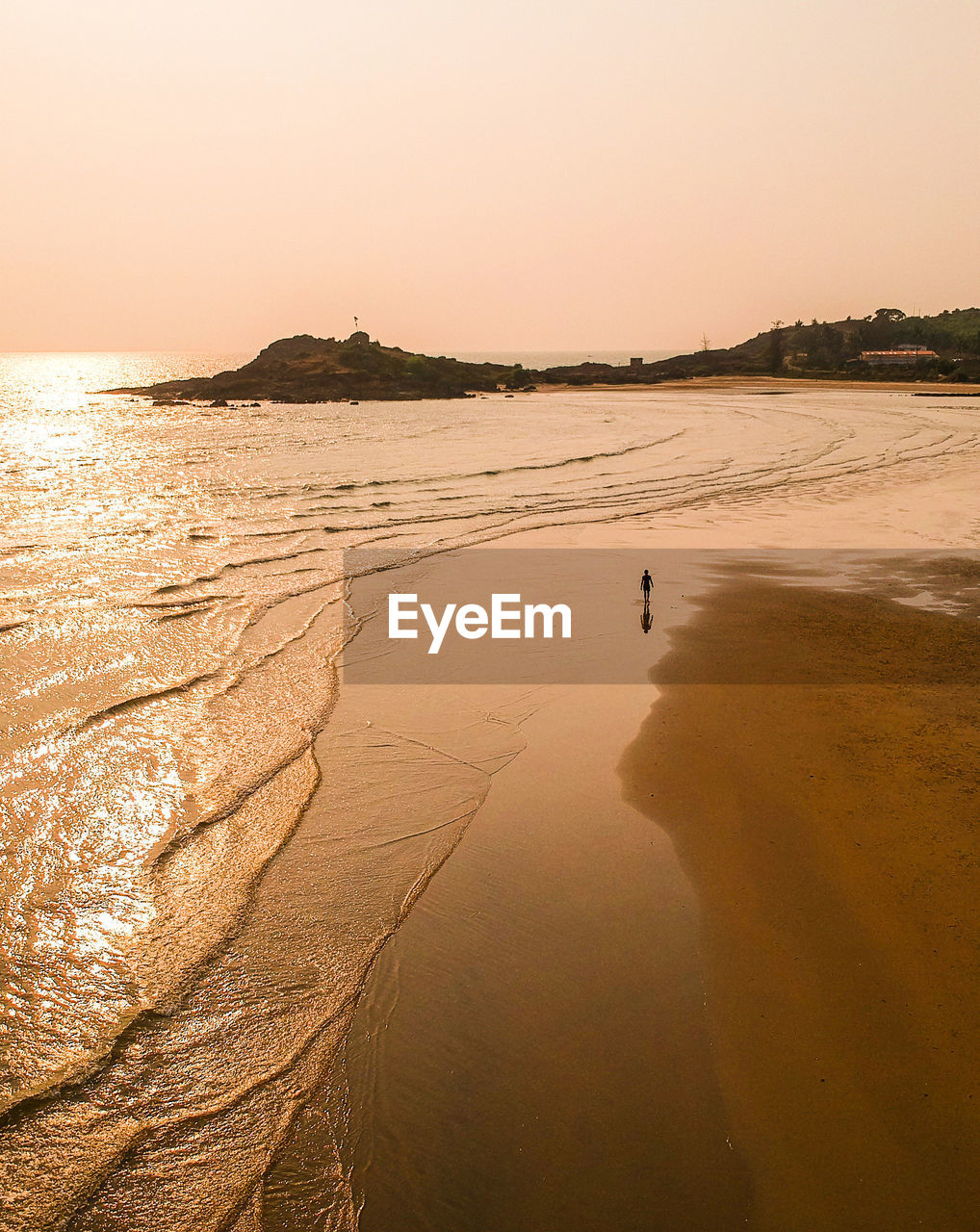 Escaping to an empty beach away from the pandemic 