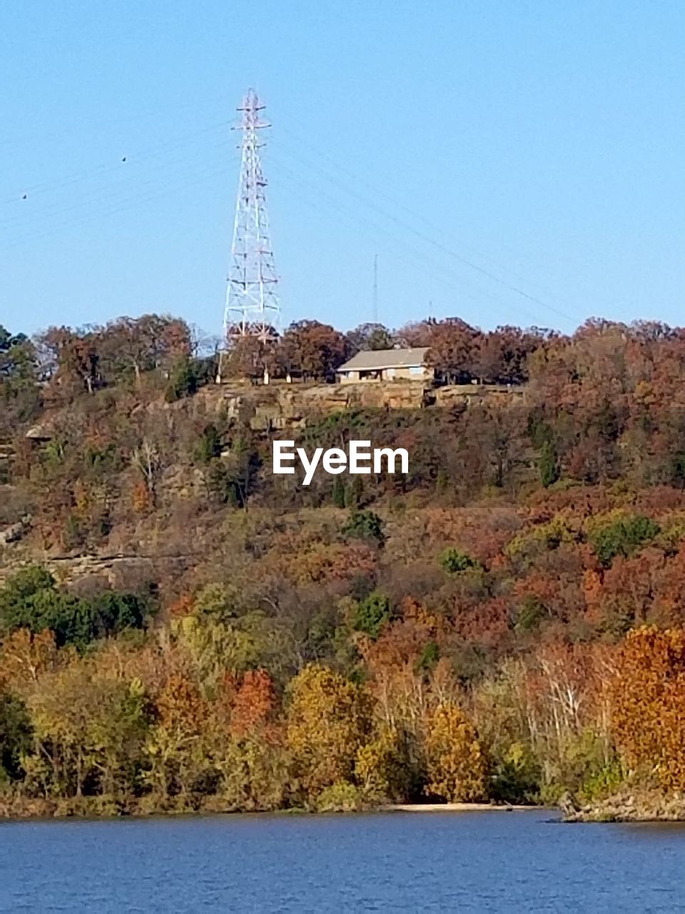 SCENIC VIEW OF MOUNTAIN AGAINST CLEAR BLUE SKY