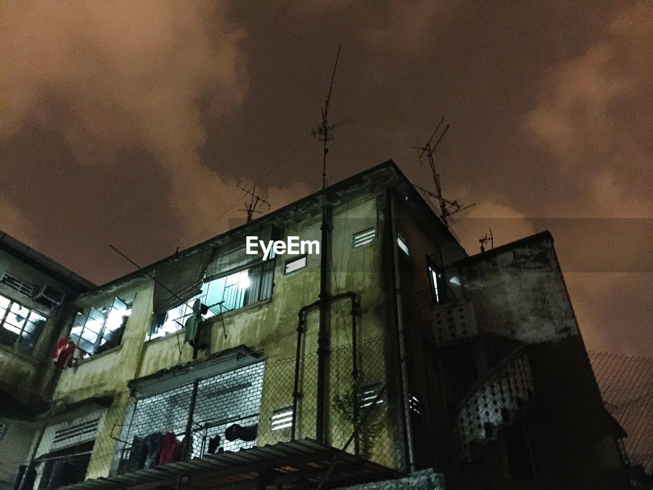 VIEW OF BUILDINGS AGAINST SKY