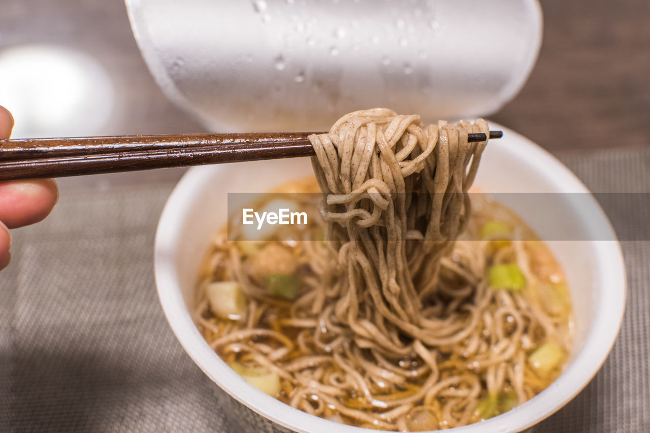 CLOSE-UP OF FOOD IN BOWL