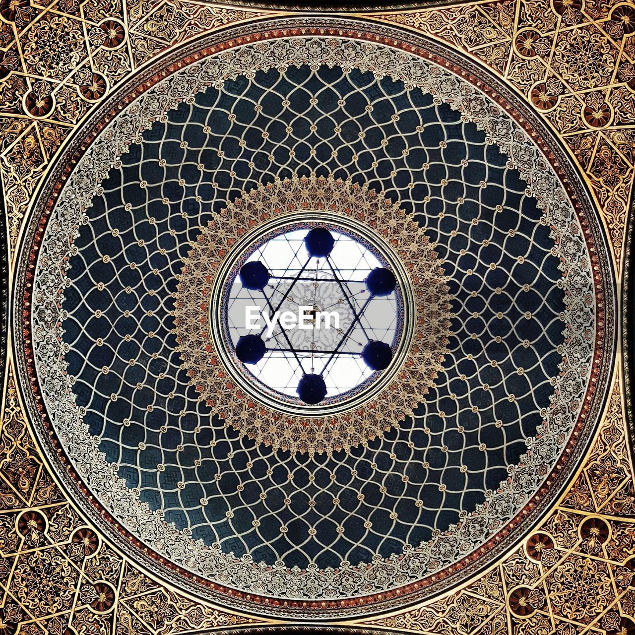 CLOSE-UP LOW ANGLE VIEW OF CEILING OF CATHEDRAL