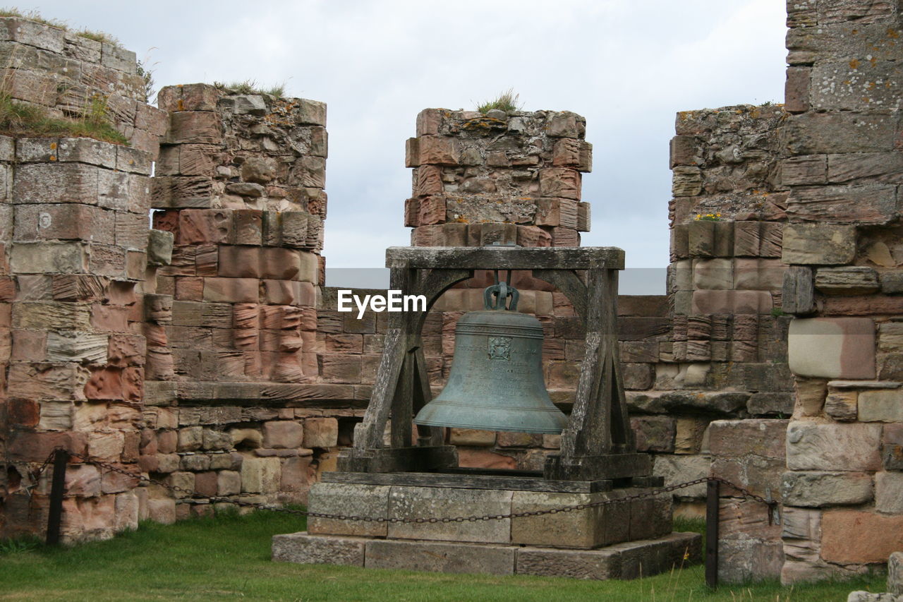 VIEW OF OLD RUIN BUILDING