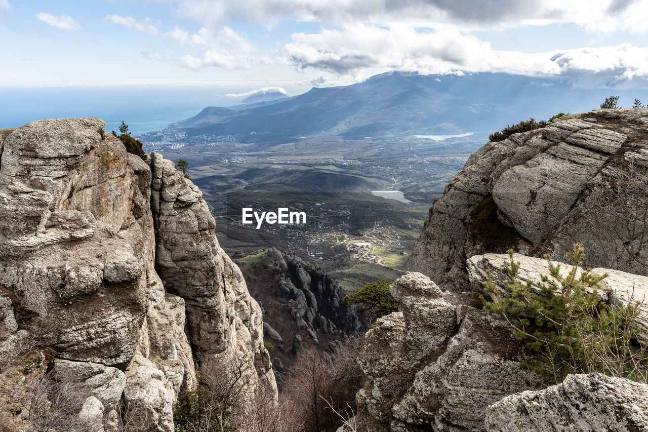 SCENIC VIEW OF MOUNTAINS