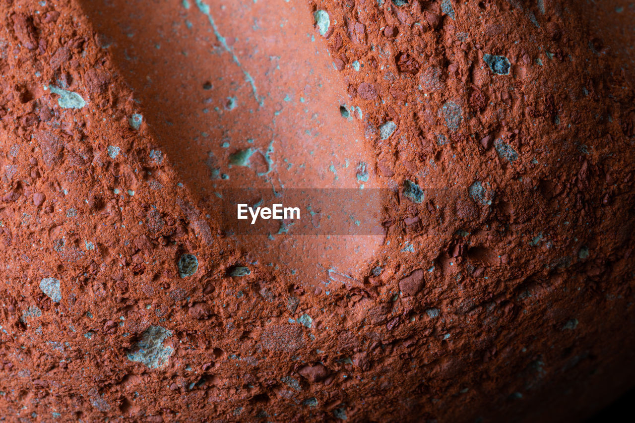 FULL FRAME SHOT OF RUSTY WALL