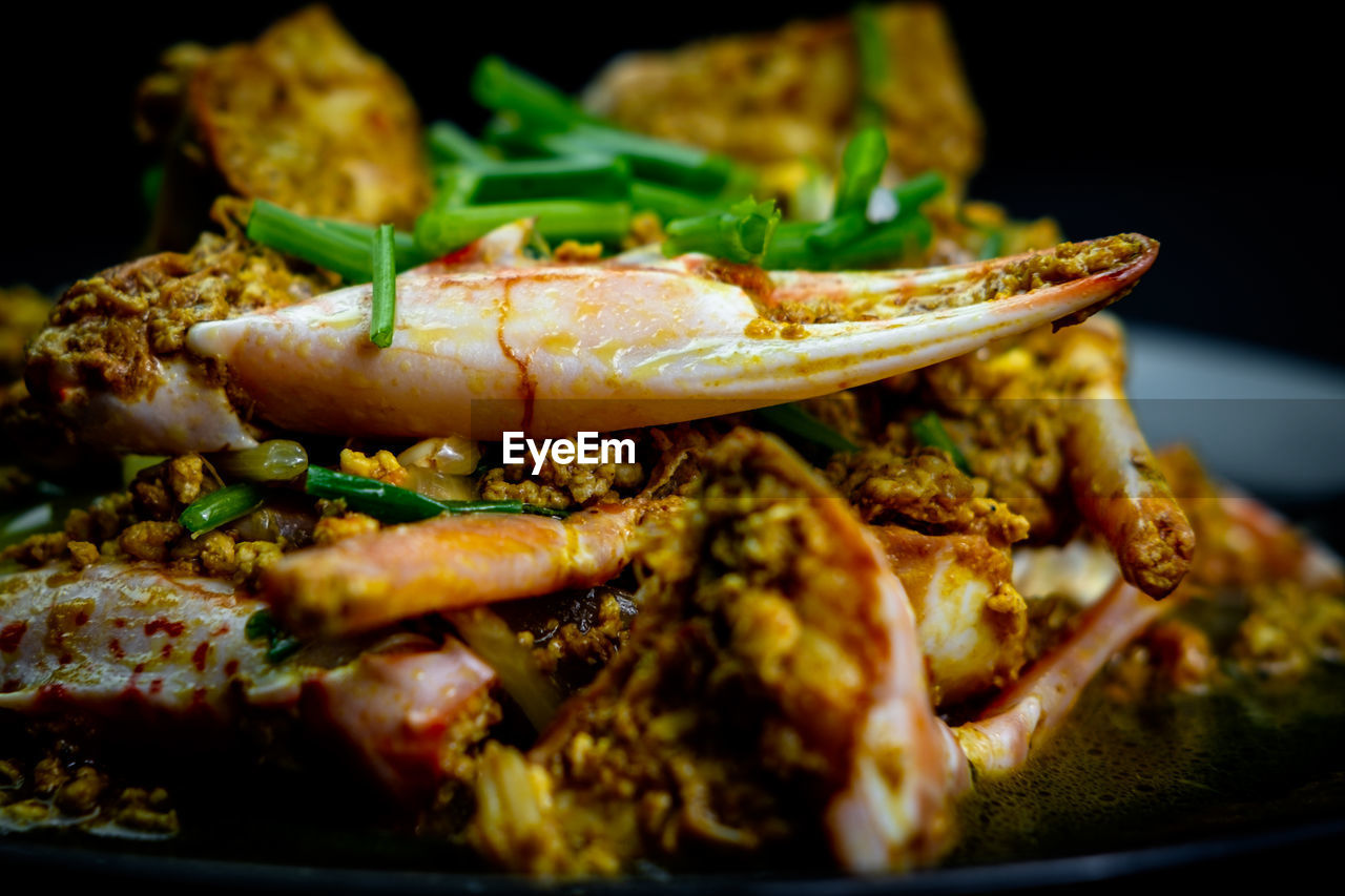 CLOSE-UP OF FOOD SERVED IN PLATE