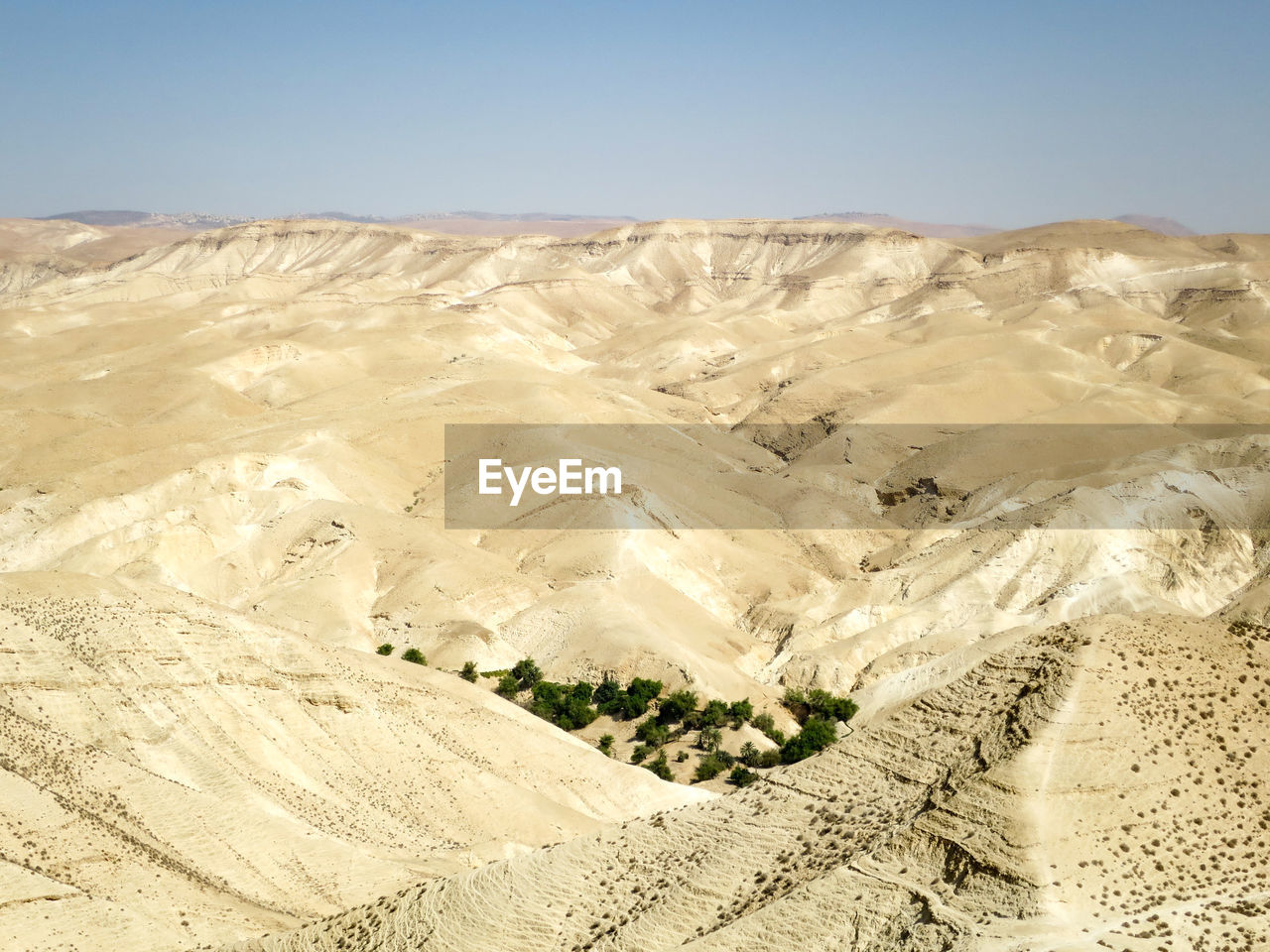 SCENIC VIEW OF DESERT AGAINST SKY