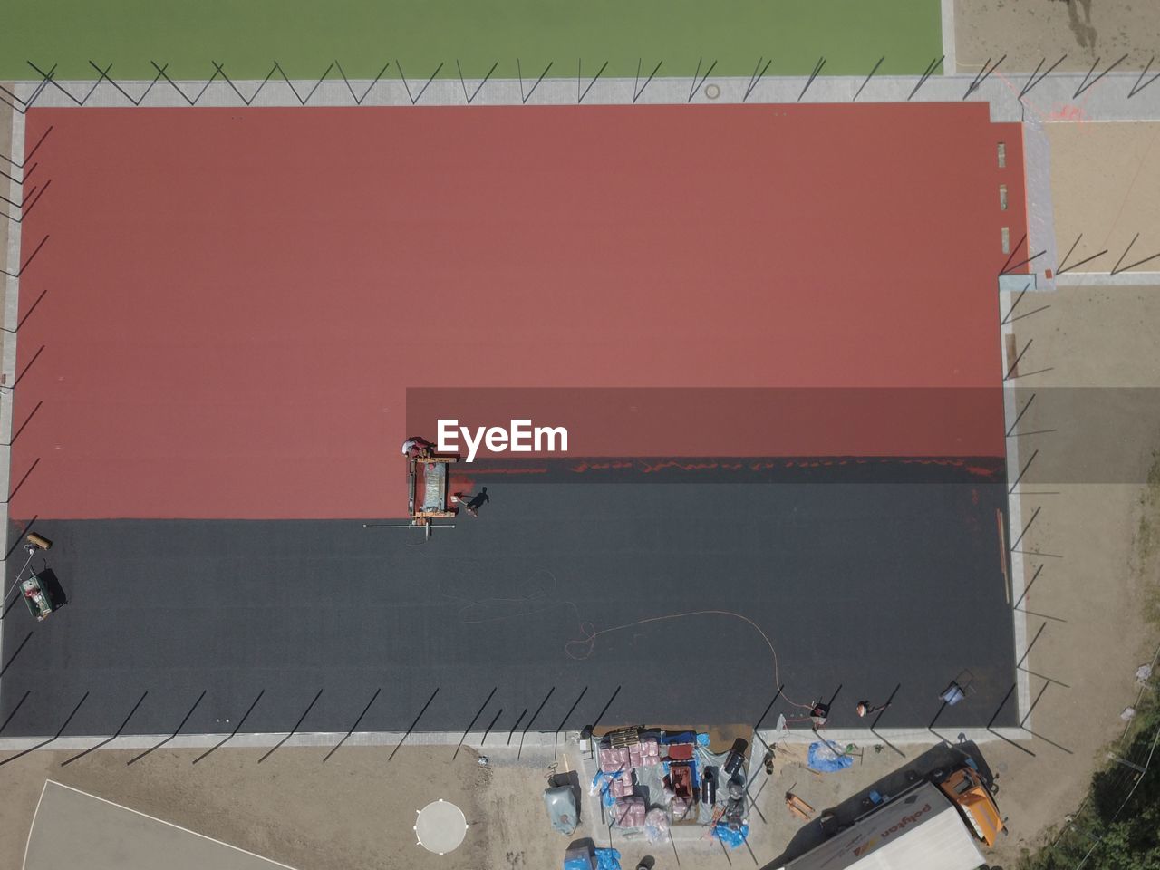 HIGH ANGLE VIEW OF BUILDINGS AGAINST SKY IN CITY