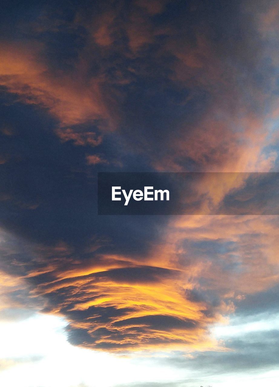 LOW ANGLE VIEW OF DRAMATIC SKY AT SUNSET