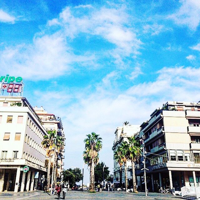 VIEW OF BUILDINGS IN CITY