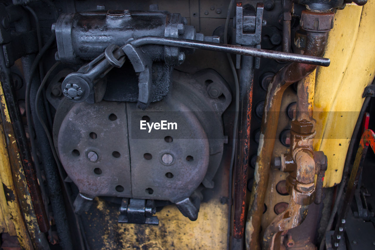 CLOSE-UP OF TRAIN AT STATION