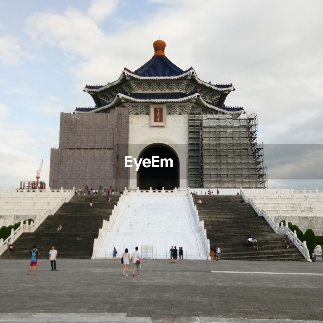 TOURISTS AT TEMPLE