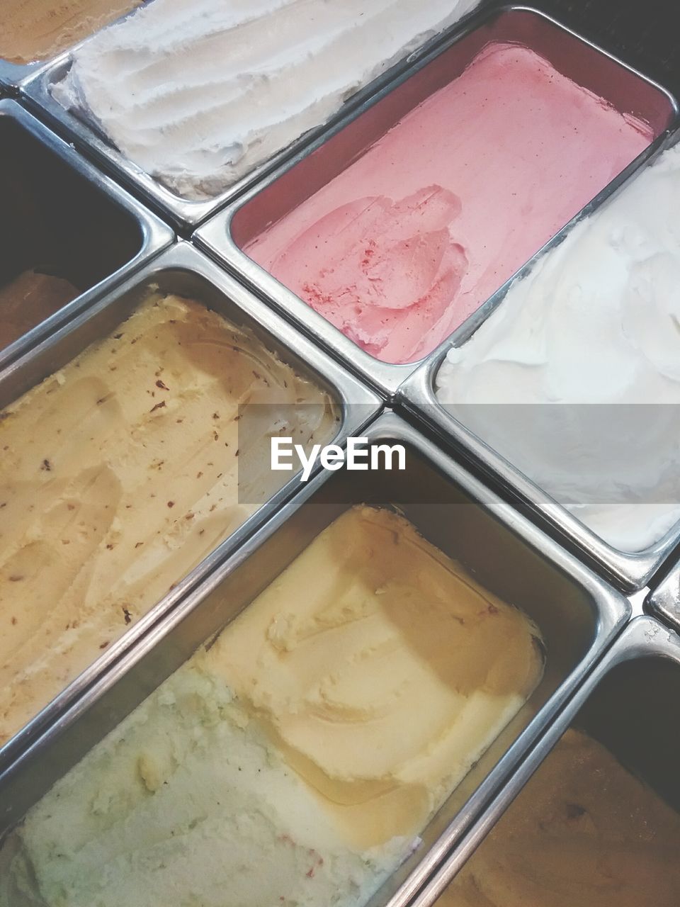 CLOSE-UP OF ICE CREAM