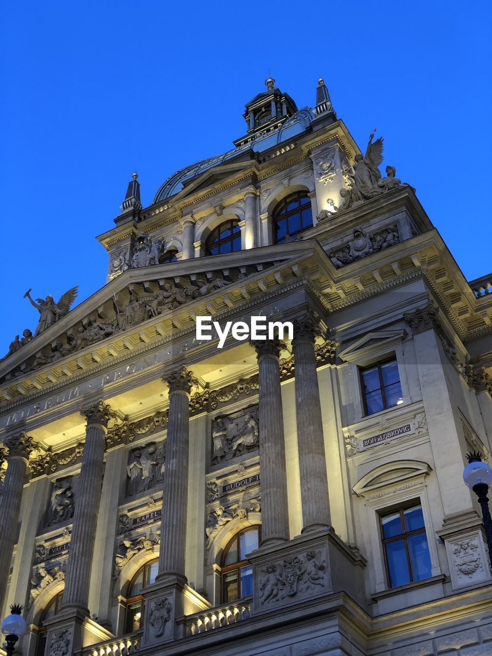 LOW ANGLE VIEW OF HISTORICAL BUILDING AGAINST SKY