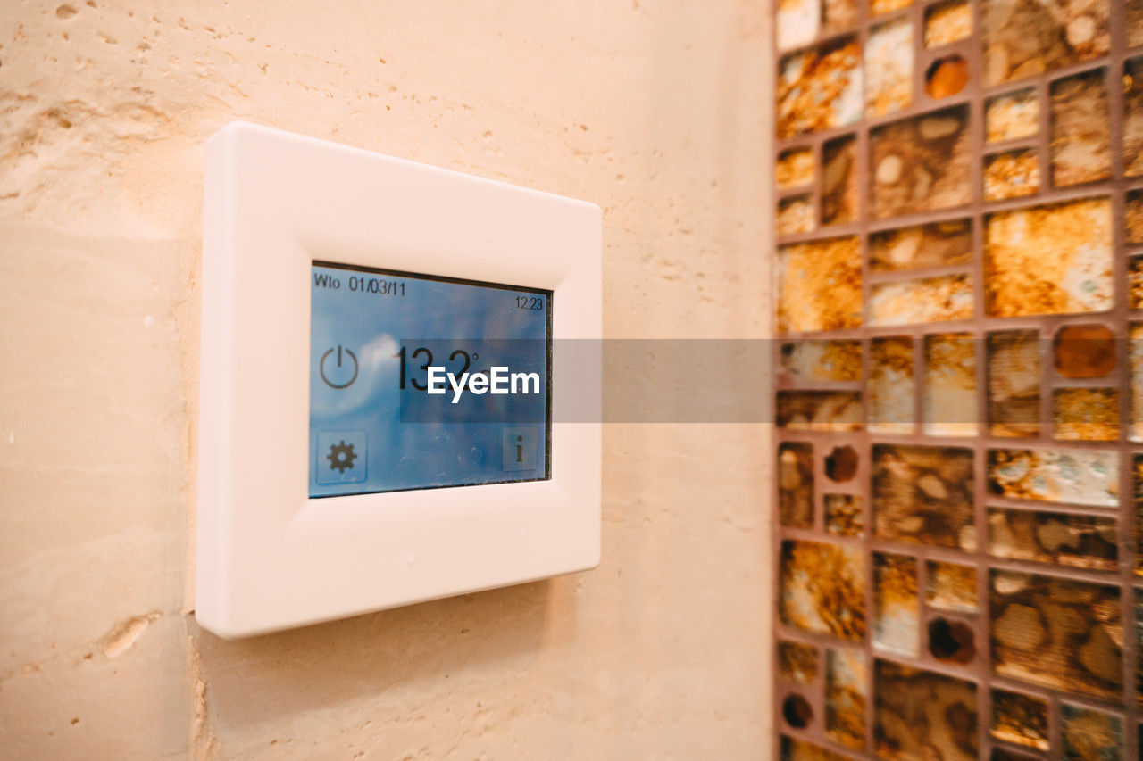 wall, wall - building feature, wood, no people, interior design, picture frame, indoors, architecture, communication, technology, art