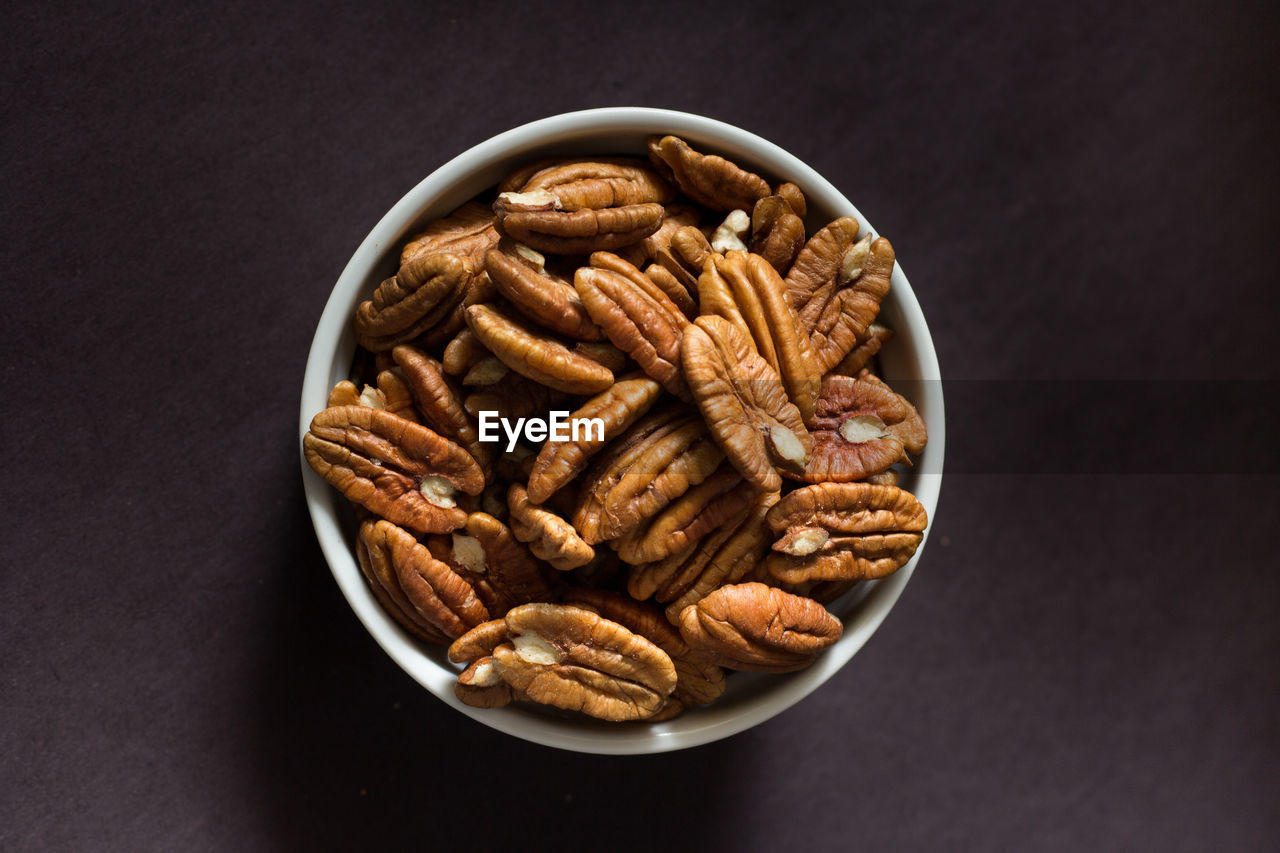 HIGH ANGLE VIEW OF BREAKFAST IN BOWL