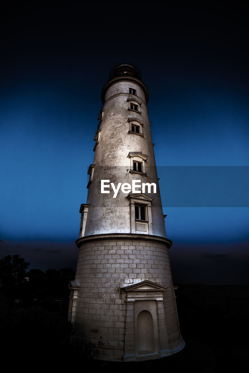 LOW ANGLE VIEW OF HISTORICAL BUILDING AGAINST SKY