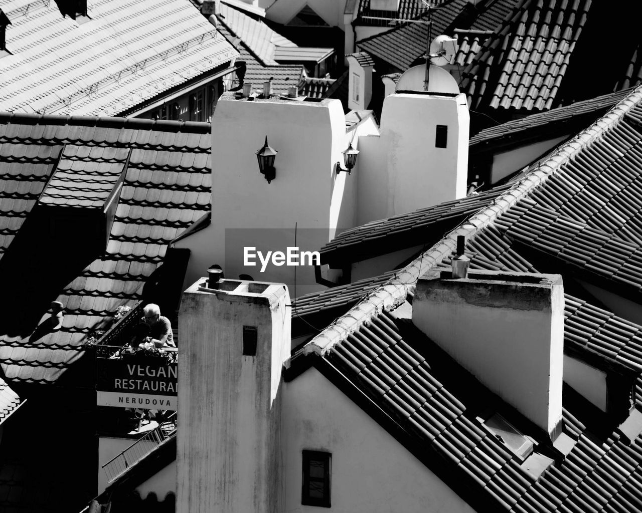 HIGH ANGLE VIEW OF ROOF AND BUILDING