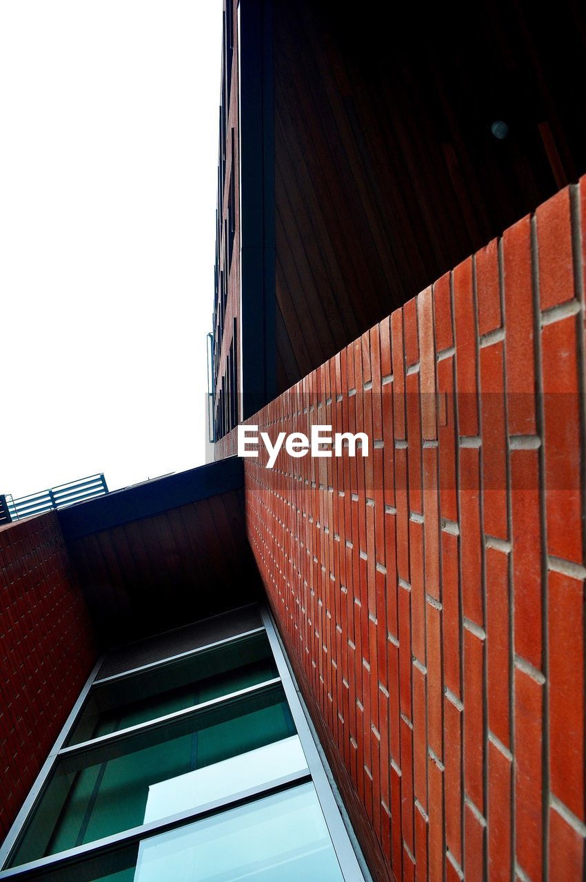 LOW ANGLE VIEW OF BUILT STRUCTURE AGAINST CLEAR SKY