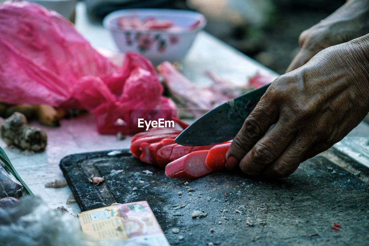 Slicing food