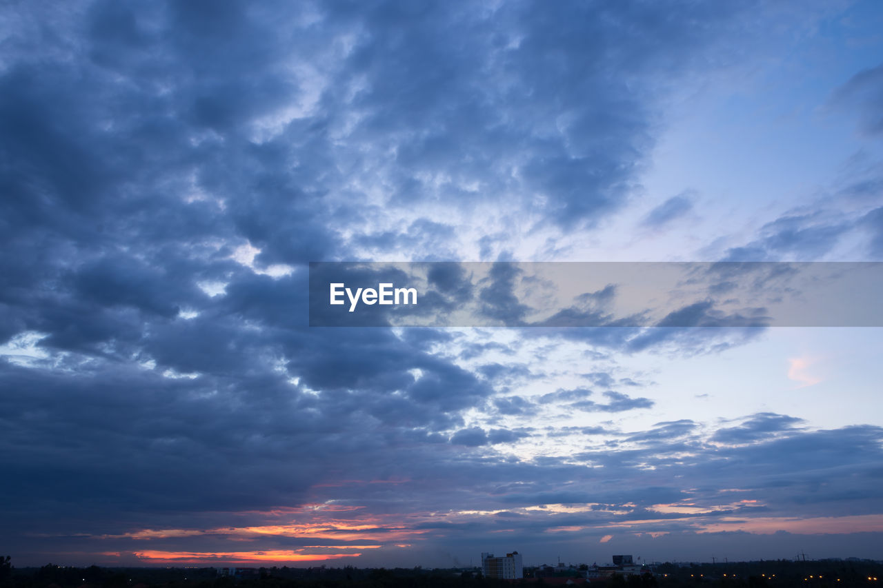 LOW ANGLE VIEW OF CLOUDY SKY