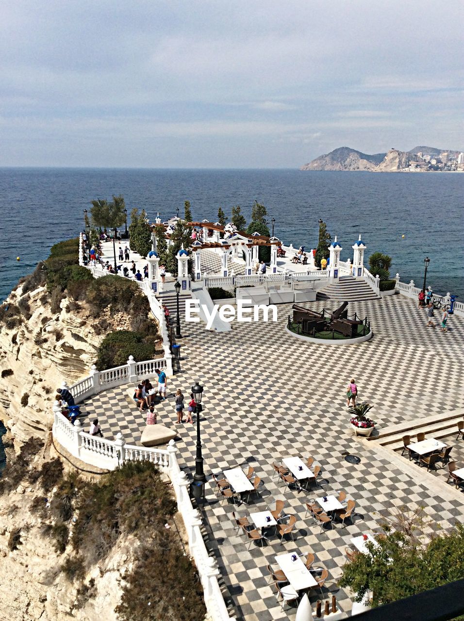 Observation platform on cliff