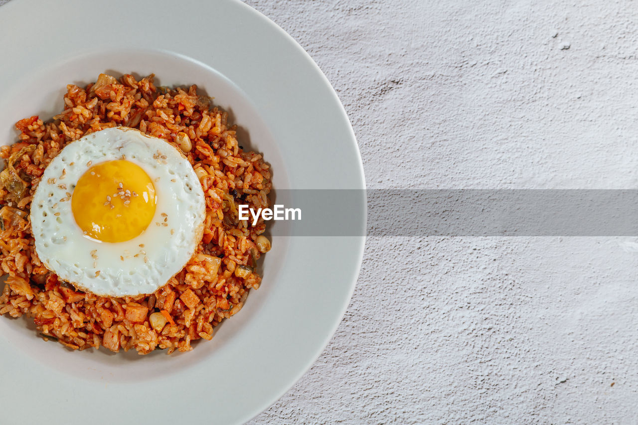 DIRECTLY ABOVE SHOT OF BREAKFAST SERVED ON TABLE