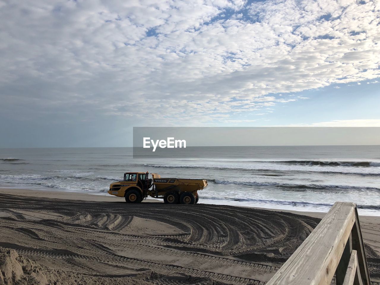 SCENIC VIEW OF BEACH