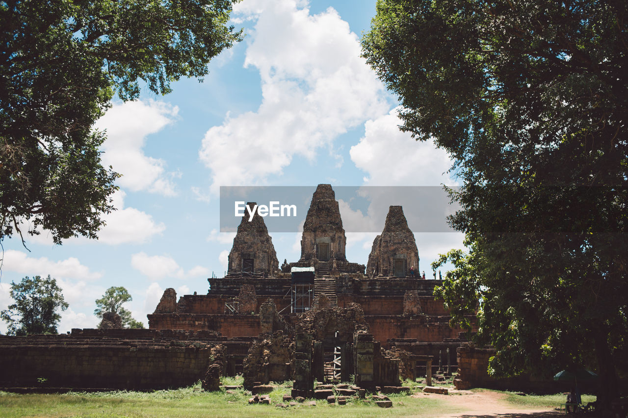 Exterior of angkor wat 