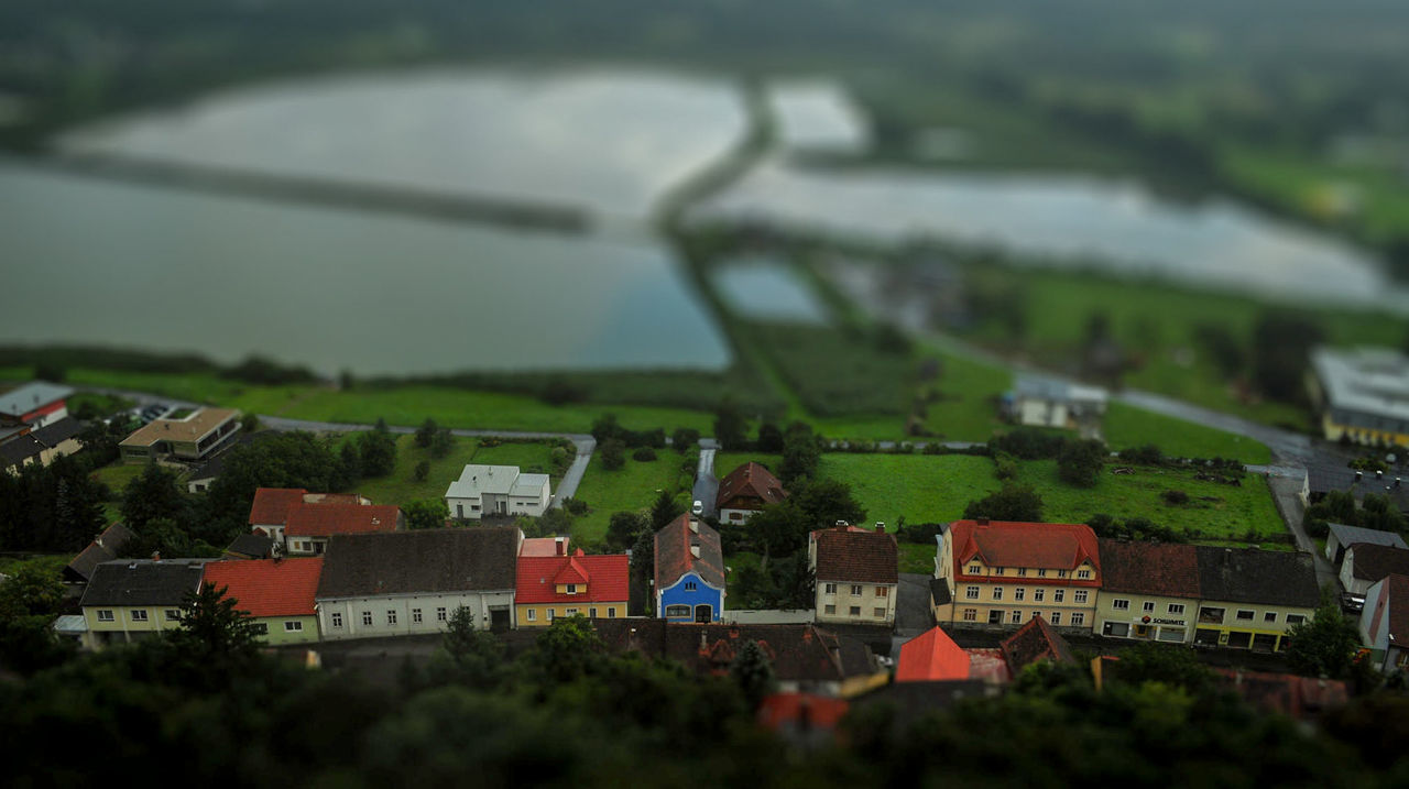 TILT-SHIFT IMAGE OF BUILT STRUCTURE