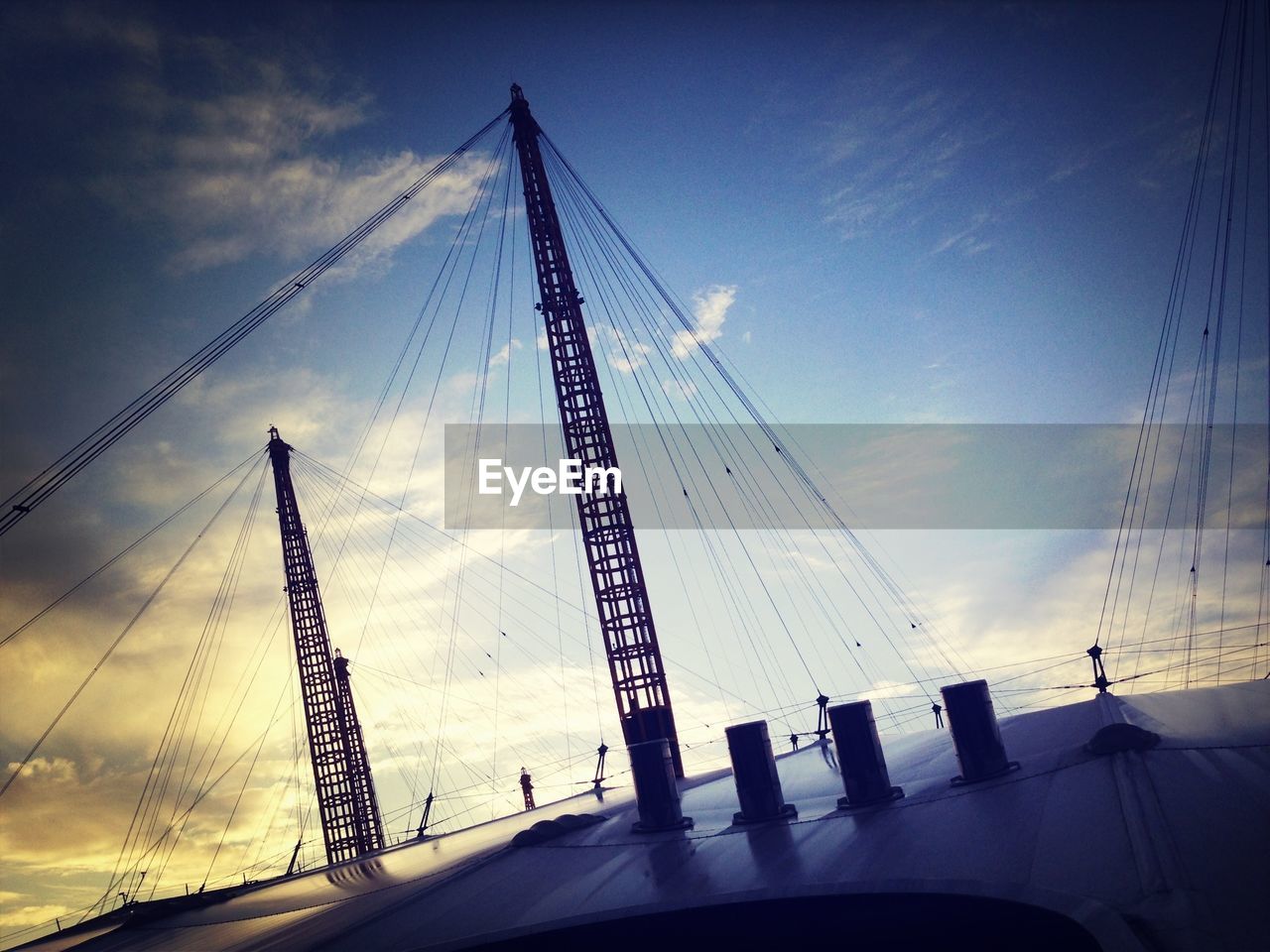 LOW ANGLE VIEW OF ELECTRICITY PYLON AGAINST SKY