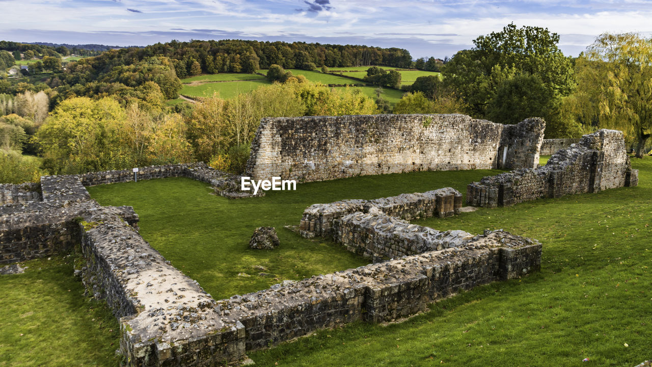 VIEW OF OLD RUINS