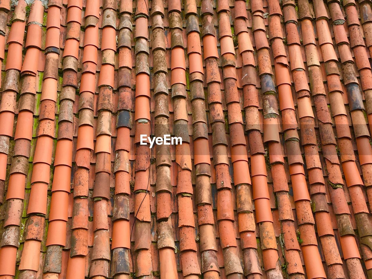 FULL FRAME SHOT OF STACK ROOF