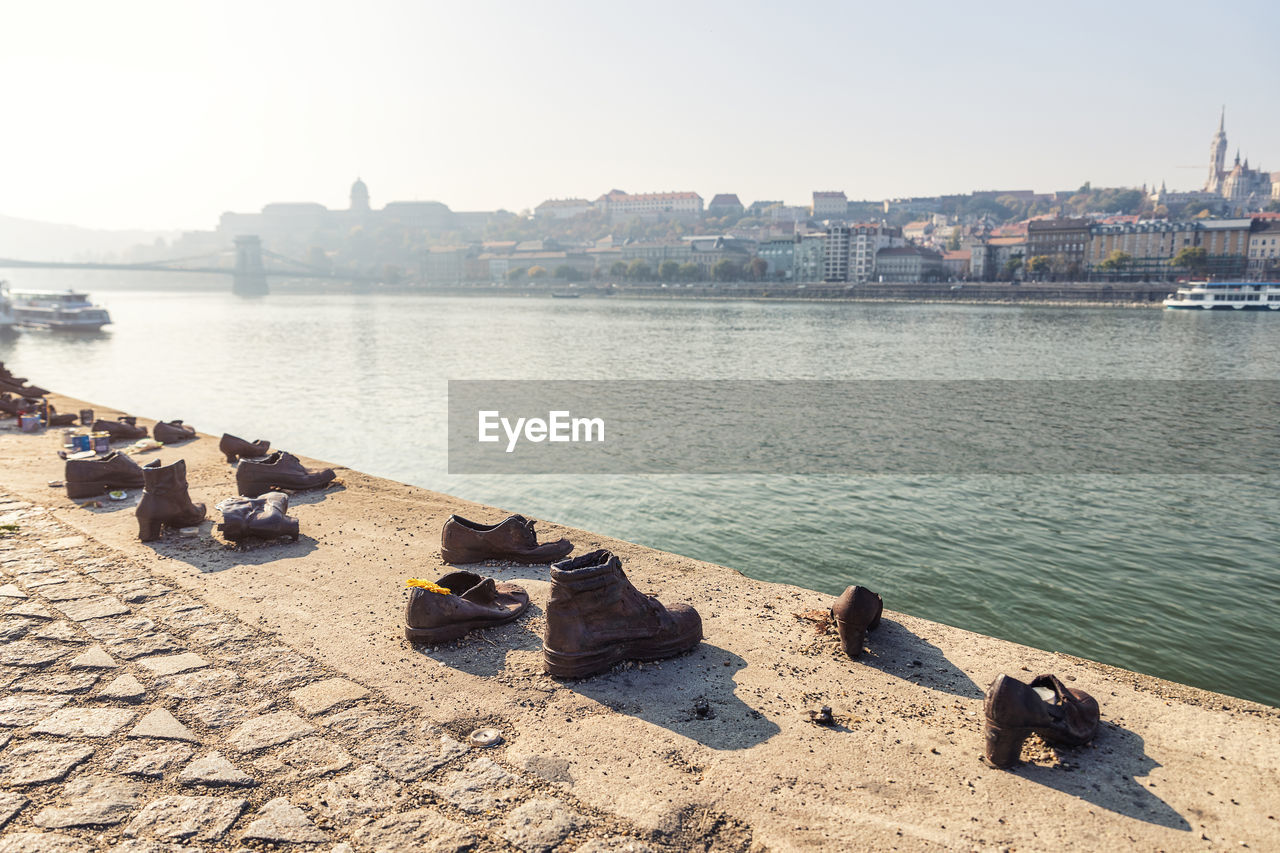 VIEW OF CITY AT WATERFRONT