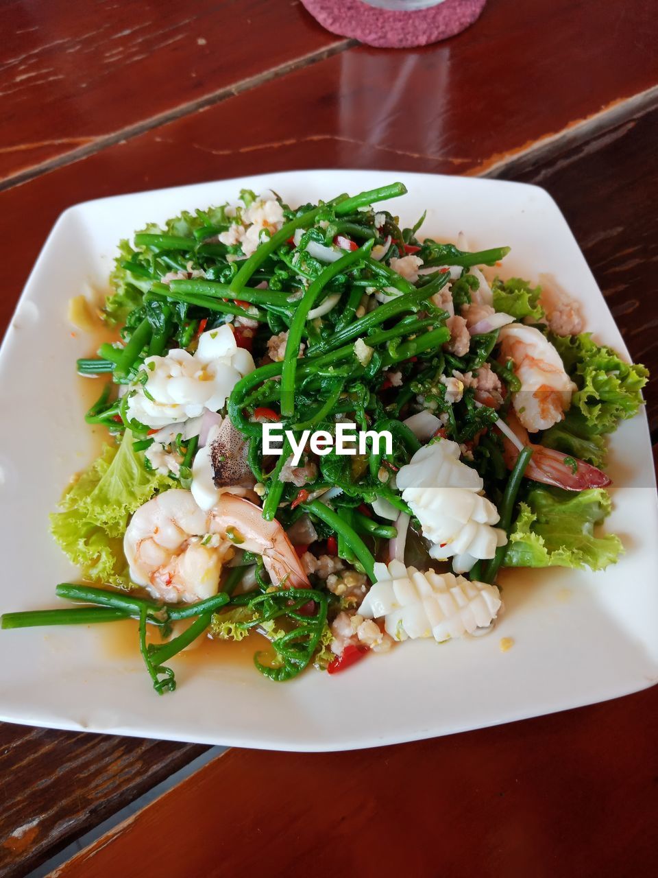 HIGH ANGLE VIEW OF FOOD SERVED ON TABLE