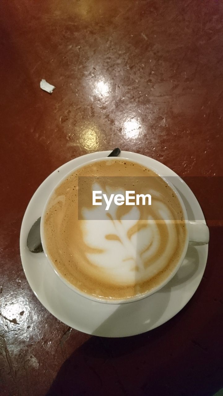 CLOSE-UP OF CAPPUCCINO