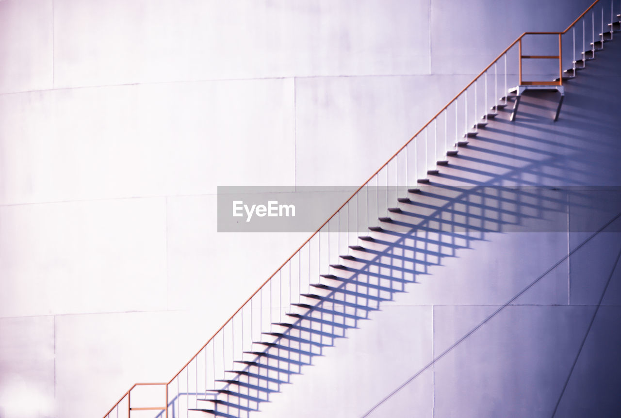 LOW ANGLE VIEW OF STAIRCASE