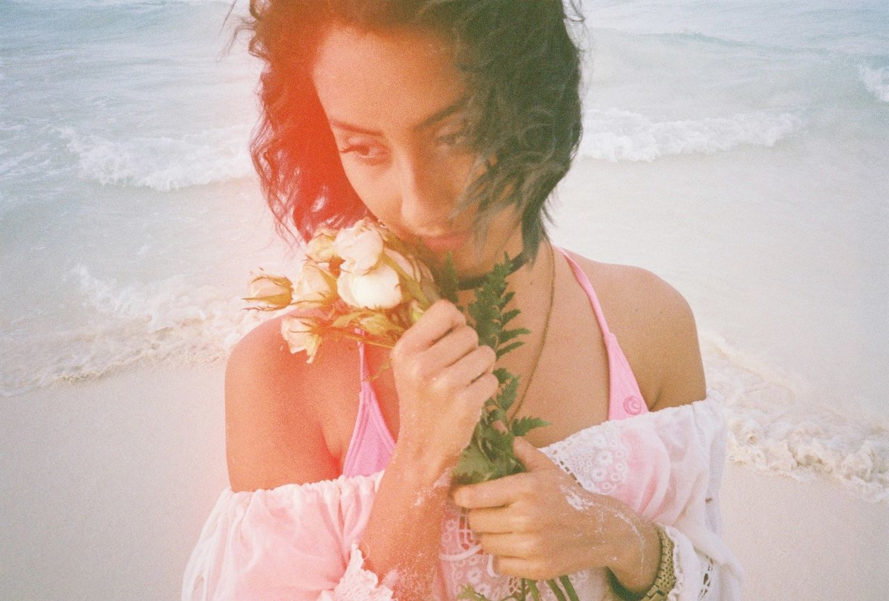 YOUNG WOMAN WITH HAIR