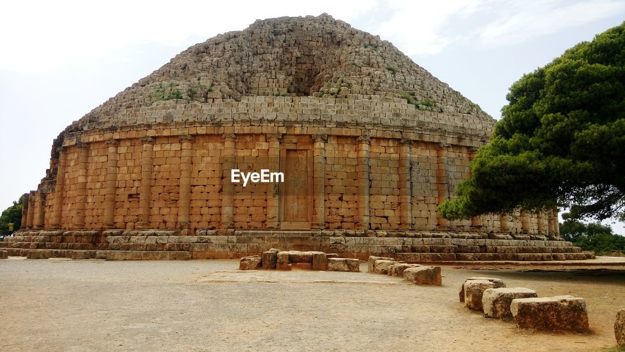 VIEW OF OLD RUINS