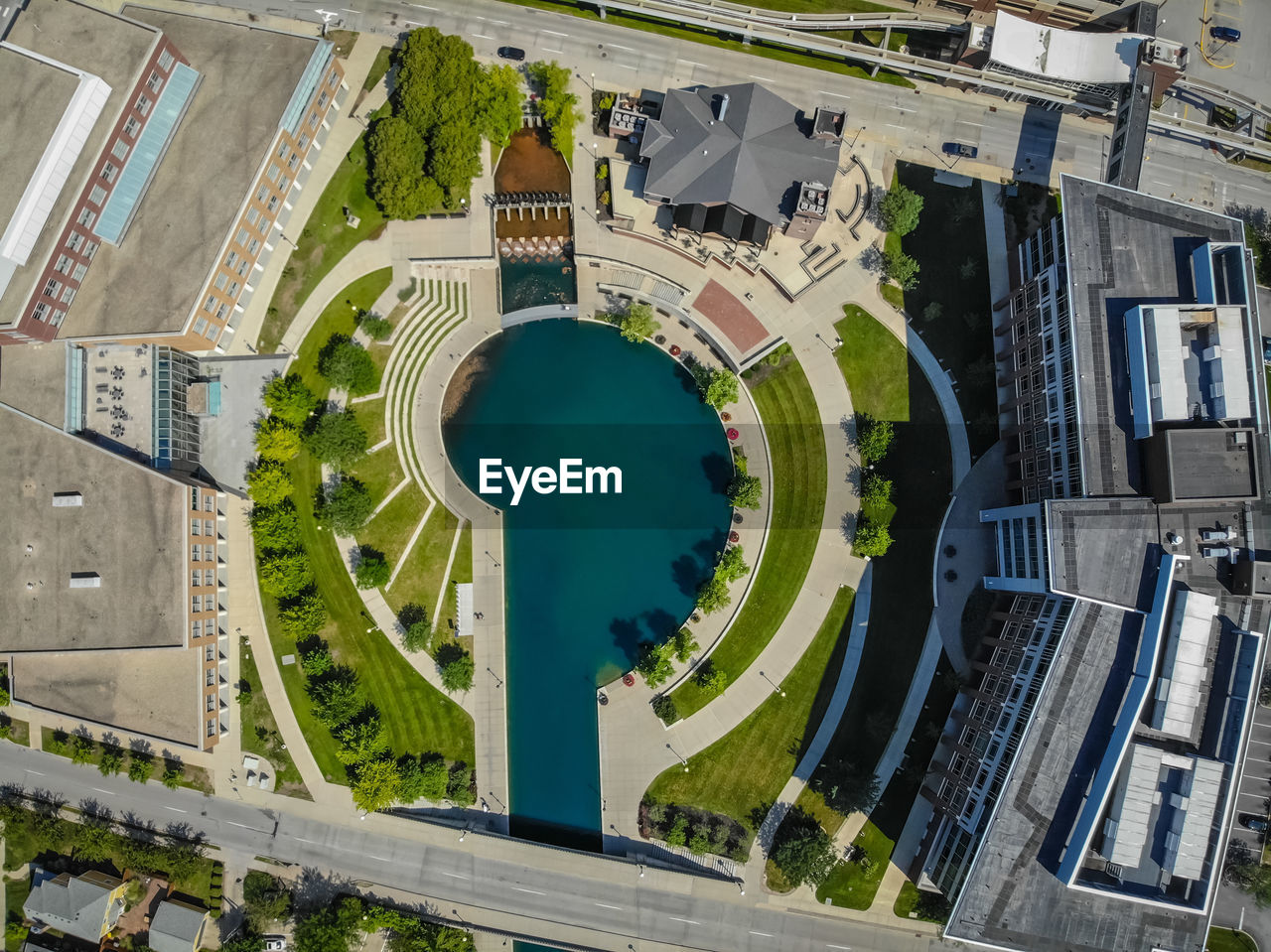 HIGH ANGLE VIEW OF BUILDINGS AND CITY