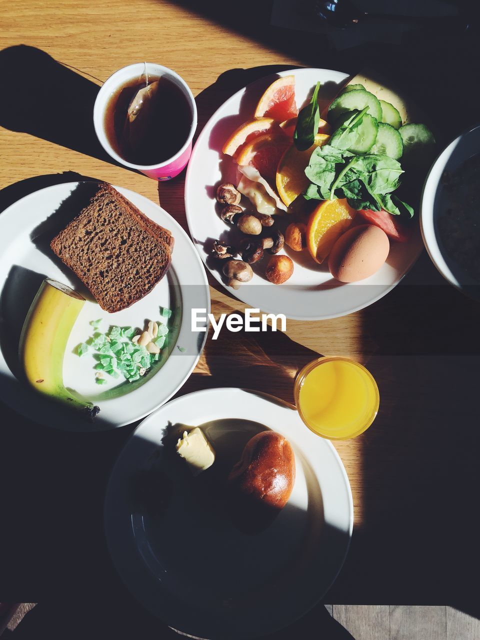 CLOSE-UP OF SERVED FOOD IN PLATE