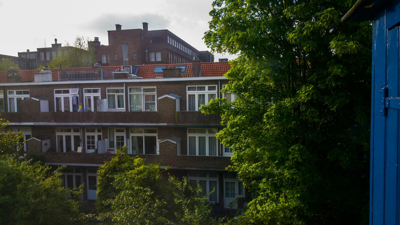 VIEW OF BUILDINGS IN CITY