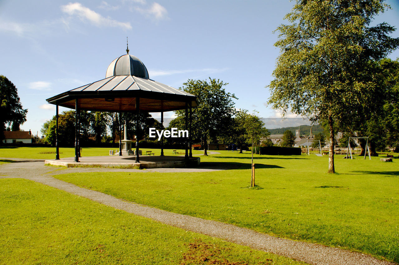 GAZEBO IN PARK