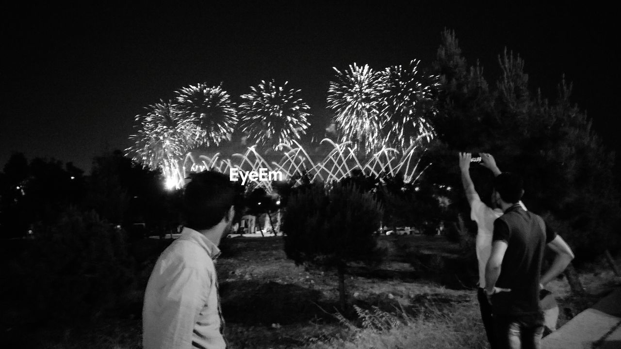 FIREWORKS DISPLAY AT NIGHT